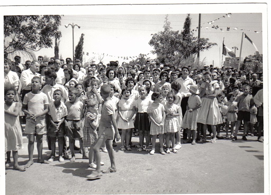 BOU SFER 06 JUILLET 1958 POSE DE LA PREMIERE PIERRE DU MONUMENT AUX MORTS 029.JPG